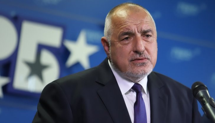 Не е много перспективна идеята да свалиш кабинета, за да дойдеш евентуално пак толкова нестабилно на власт