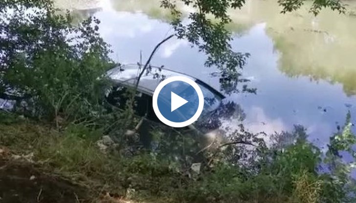 Шофьорът изпусна автомобила при маневра на заден ход шофьор