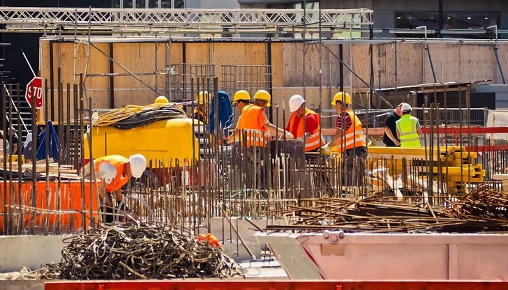 4 пъти по-малко преки чужди инвестиции 4 пъти по-малко преки чужди инвестиции