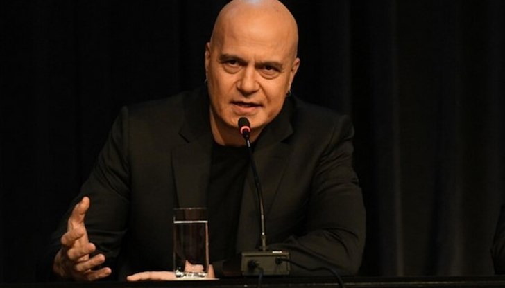 Днес Кирил Петков, Христо Иванов, Делян Пеевски и Бойко Борисов са прегърнати Днес Кирил Петков, Христо Иванов, Делян Пеевски и Бойко Борисов са прегърнати