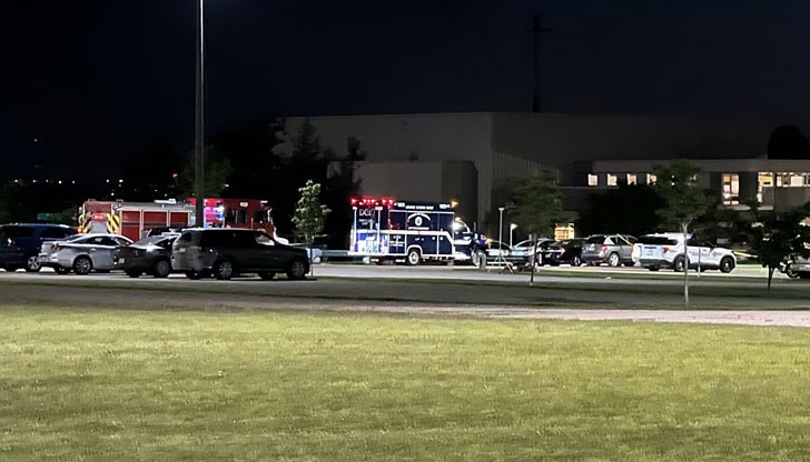 Двама души и стрелецът загинаха Двама души и стрелецът загинаха