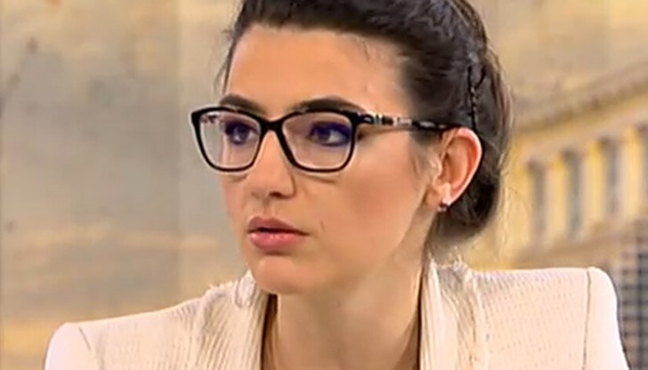 "Петков е най-диалогичният човек, който спояваше коалицията", заяви Бориславова