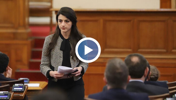 В момента виждаме едно озверяване по всички фронтове, допълни началникът на кабинета на Кирил Петков