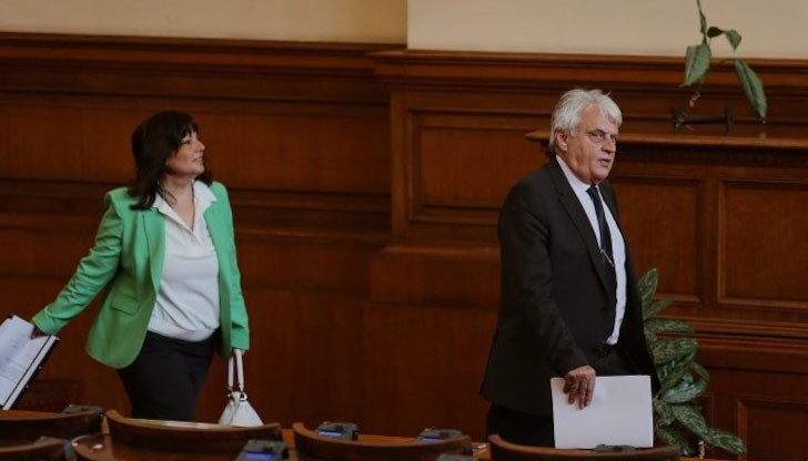 Наистина се получава информация от цялата страна, че лица, които са с агресивни нагласи, отправят закани, заплахи към някои от парламентарно представените политически сили