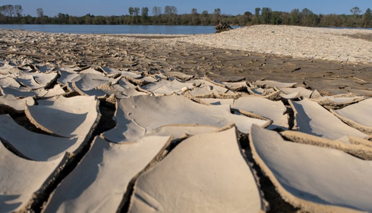 Река По почти пресъхна, заради 100-дневния период без капка валеж