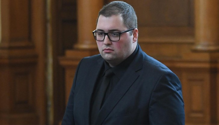 Не сме взели никакви пари, готови сме във всеки момент да се подложим на полиграф, заяви независимият вече депутат Не сме взели никакви пари, готови сме във всеки момент да се подложим на полиграф, заяви независимият вече депутат