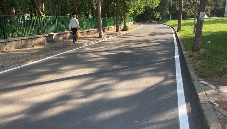Община Русе сключи договор за доставка на пейки