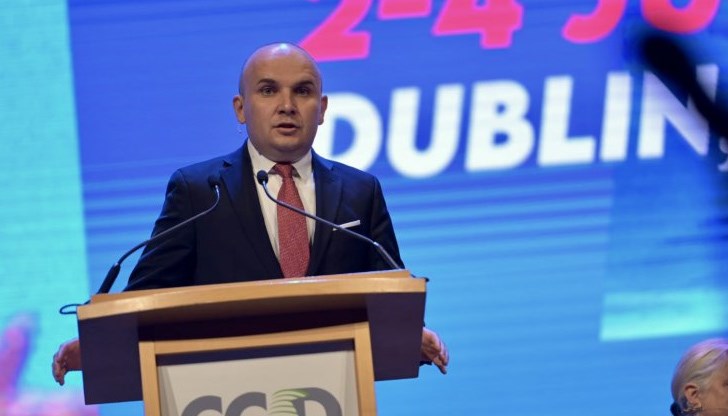 В своята реч Кючюк поздрави делегатите от повече от 60 либерални партии, които членуват е АЛДЕ