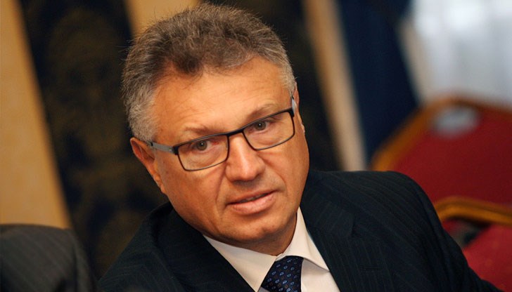 Той е категоричен, че българските официални лица трябва да отговорят подобаващо на подобен тип заплахи Той е категоричен, че българските официални лица трябва да отговорят подобаващо на подобен тип заплахи