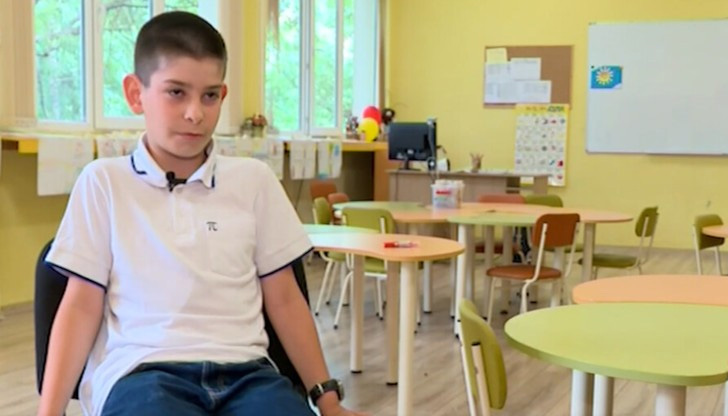 Той е сред само тримата четвъртокласници у нас, преминали малките
