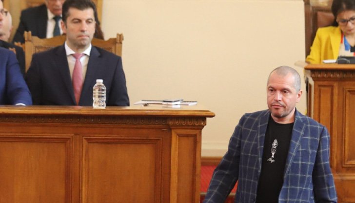 "Кабинетът беше за сваляне и падна. Тази коалиция беше предупреждавана