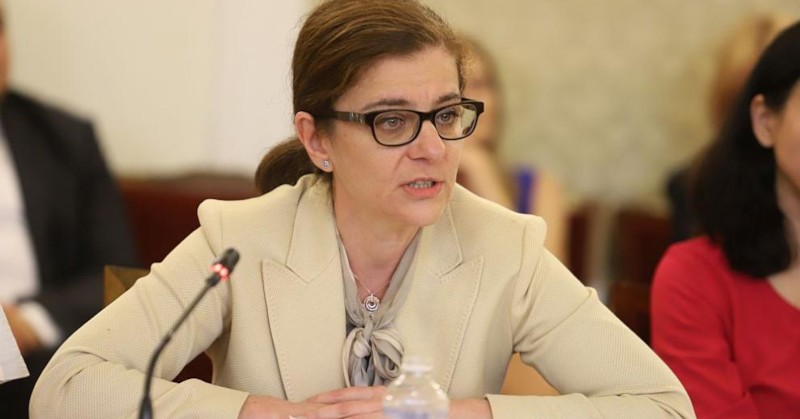 Външният министър Теодора Генчовска обясни, че не е подписвала нотата