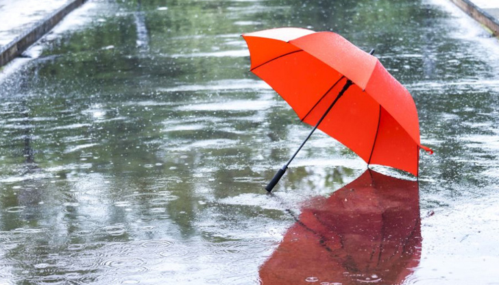 Продължава да вали в Разград, Шумен, Добрич и Русе Във