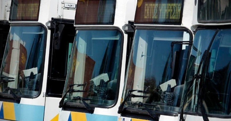 Тя ще бъде 24 часоваАвтобусите и тролейбусите в гръцката столица Атина днес