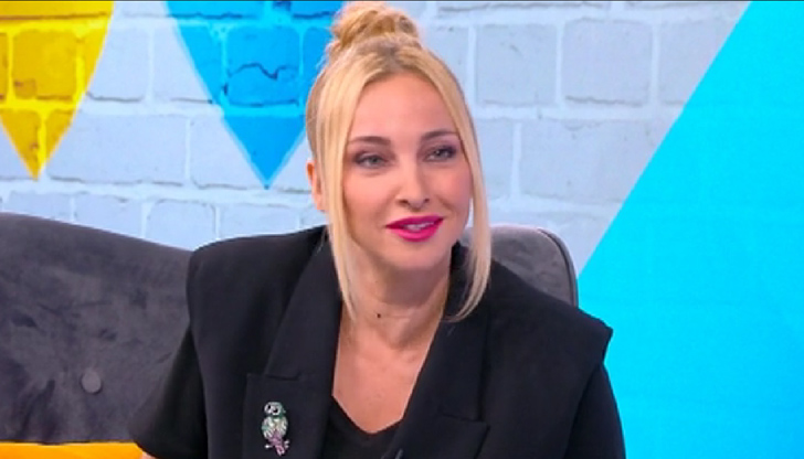 Певицата работи с водещия в &bdquo;Шоуто на Слави&ldquo; в началото