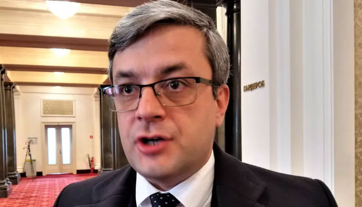 А ако ги слушаш, всичко е цветя и рози в