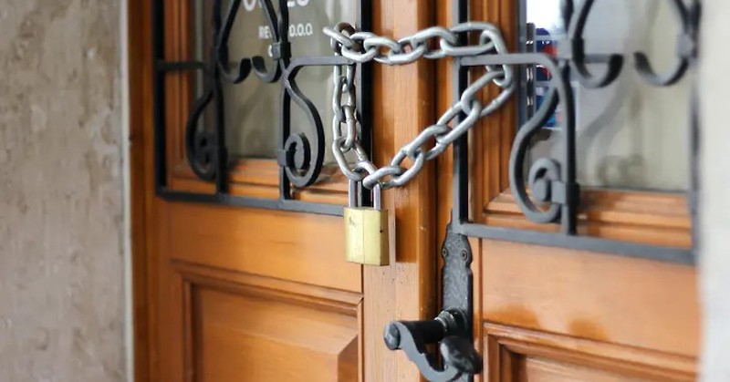 Според вестник "Зюддойче цайтунг" става въпрос за три апартамента в