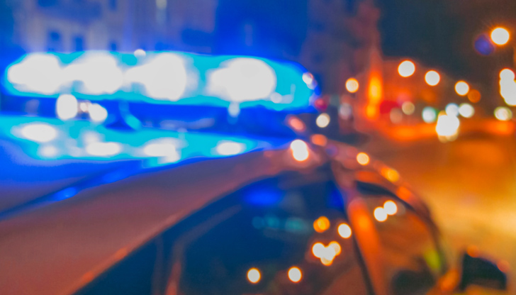 Нападателят се е барикадирал в болницатаМъж намушка с нож трима