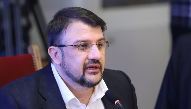 "В момента сме на вододел на прехода. Ако това правителство