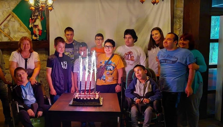 Клуб "Майки със смели сърца" отново изненада малките си палавници.Този