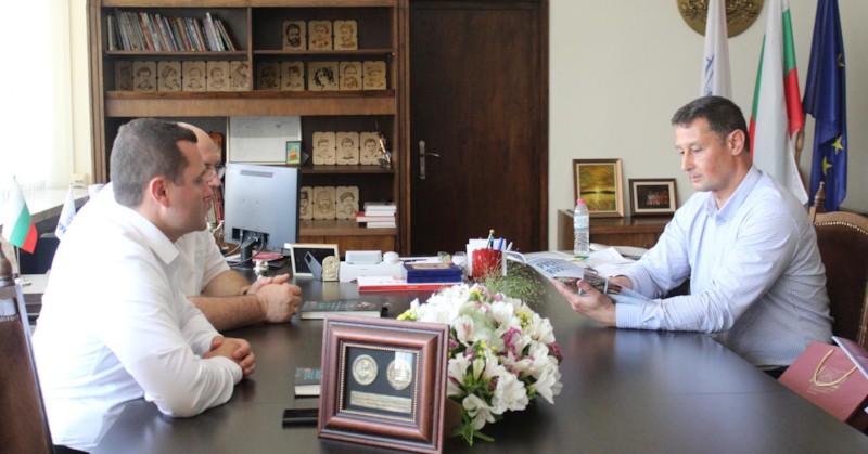 Кметът на Русе разговаря с ректора на Икономическия университет във