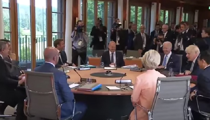 Лидерите на държавите от Г-7, които са на ежегодната си