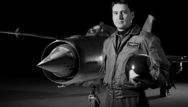 Пилотът загина на 9 юни 2021 година по време на