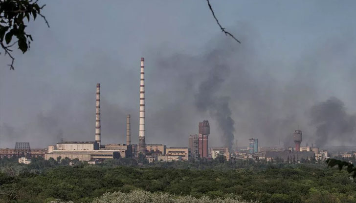 Според украинския областен управител на Луганска област в Северодонецк все