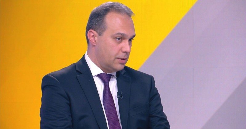 Министърът на отбраната е категоричен, че самолетът не е представлявал