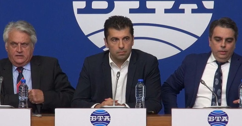 Това е по-добре от правителство, на което му се извиват