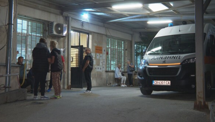 Близките на починалия мъж в Самоков, които вчера нападнаха медици