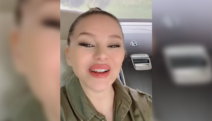 Деси Слава и Азис пародираха Боби Манекена и съпругата му