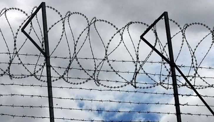 Полицаи и надзиратели излизат днес на протест.Той ще започне пред