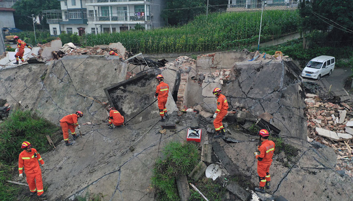 Трусовете с магнитуд 6,1 по Рихтер удариха слабо населен район