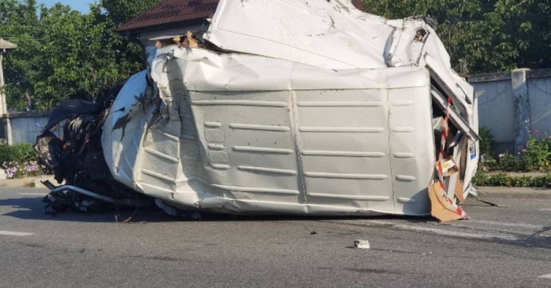 Тежък пътен инцидент с жертви и ранени е станал тази