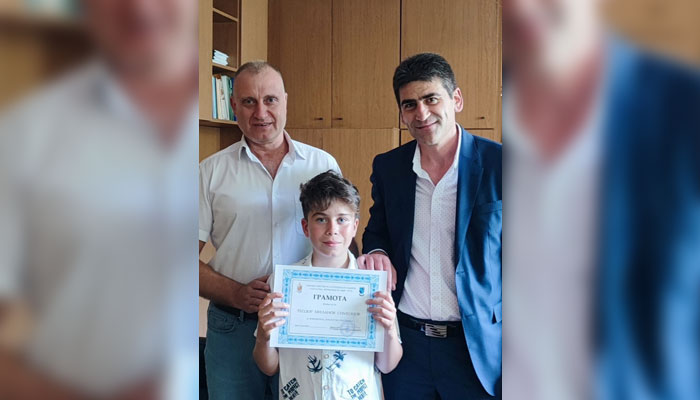 Момчето получи благодарност от собственика ѝ и бе награден с