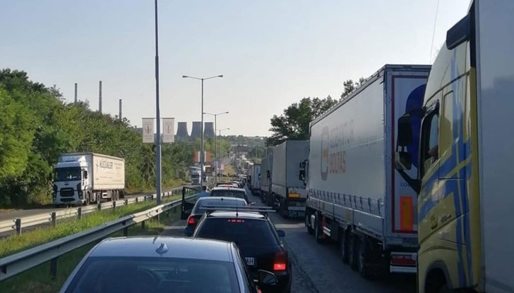 Над 2000 тира са преминали през Русе само за 24