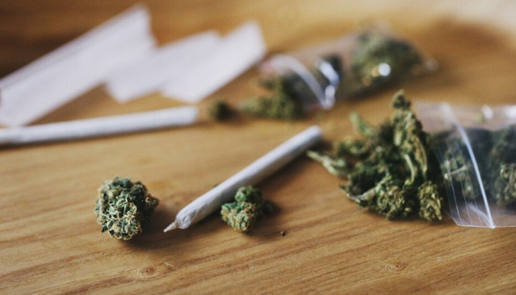 Полицаите от РУ - Две могили изясняват случай с притежание