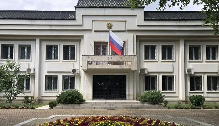 Дипломатите трябва да напуснат територията на страната до 24:00 часа