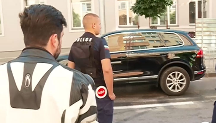 Звезда от култовия сериал "Братя" помете с мотора си велосипедистИнцидентът