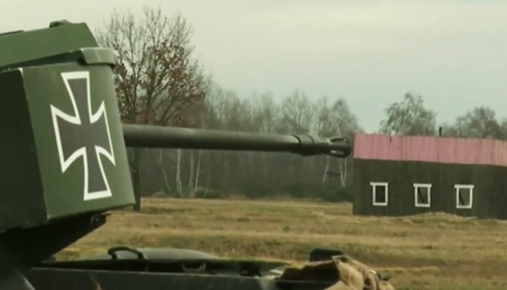 Германия промени конституцията си и започва да се превъоръжава.За целта