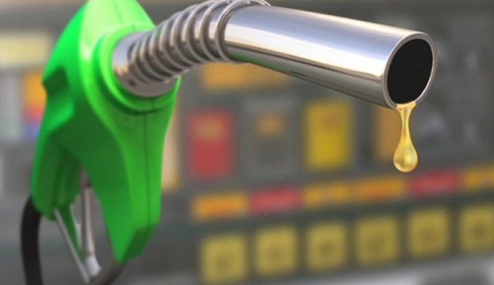 Дизелът с добавки отдавна струва над 3,80 лева, а в