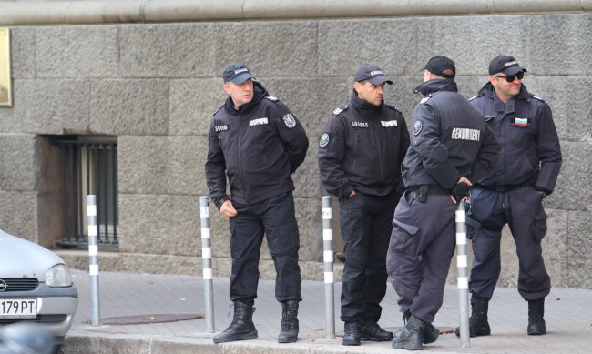 Униформените ще пият &bdquo;кафе на крак&ldquo; пред сградата на полицията