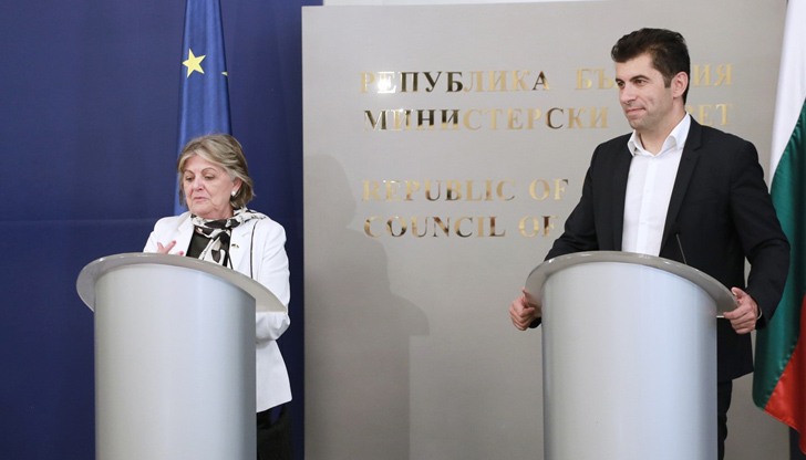 Това стана ясно след среща на Кирил Петков с еврокомисар