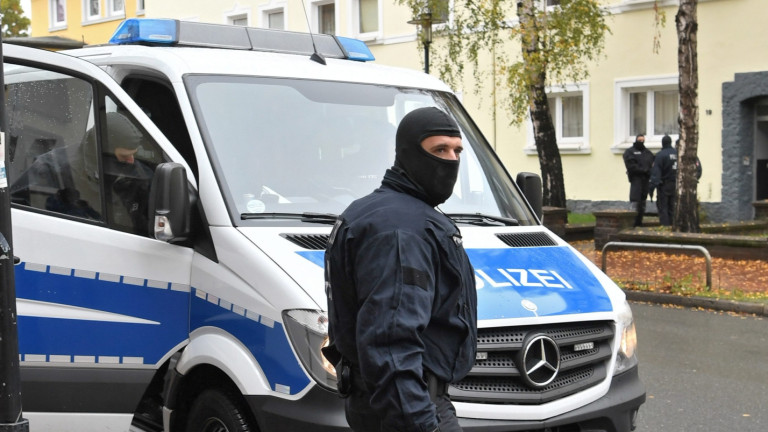 Германската полиция съобщи, че е бил задържан мъж, заподозрян, че