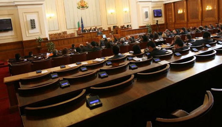 Закритото заседание е по предложение на лидера на БСП Корнелия