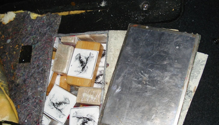 Дрогата е била укрита в два тайника на лек автомобил51,095