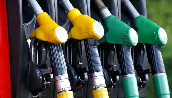 Предвидената държавна помощ от 25 стотинки за литър гориво ще