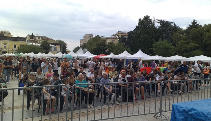 Шоколадови изкушения и Биг бенд парад във втория ден от