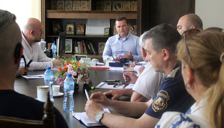 Институции и депутати се включиха в общинския щаб за овладяване